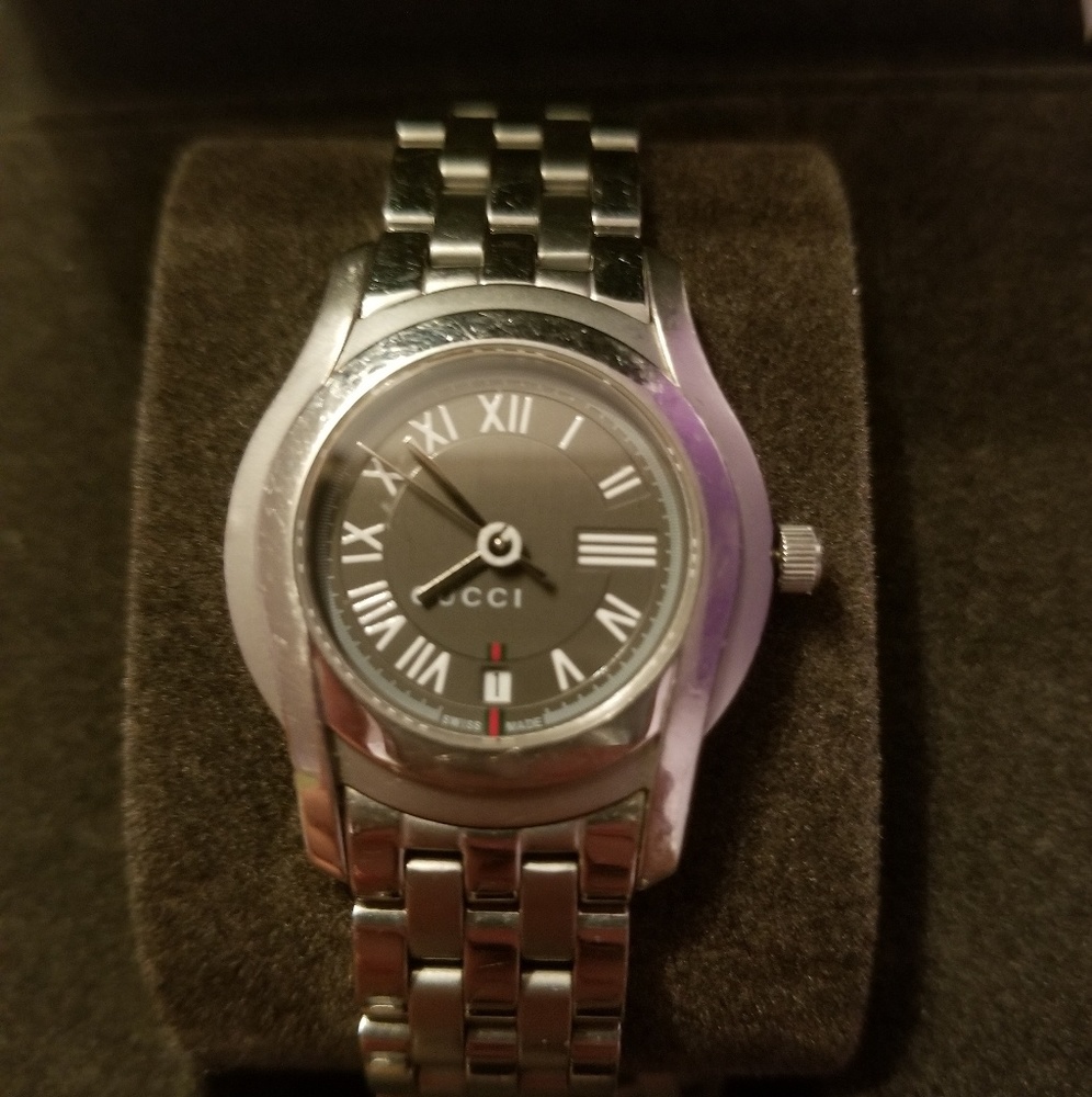 Gucci Small G Timeless Watch